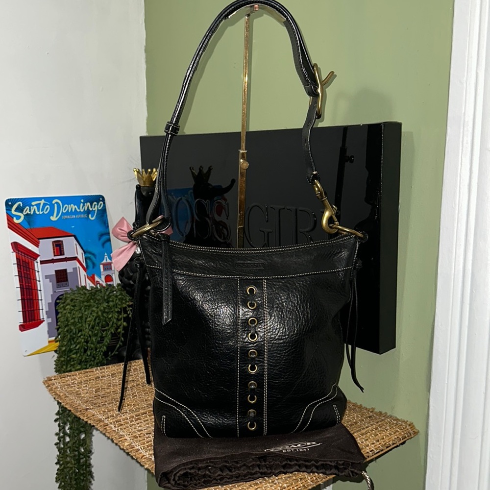 Vintage coach shoulder bag w/dustbag